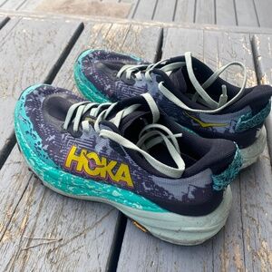 Hoka W Speedgoat 6 size 6